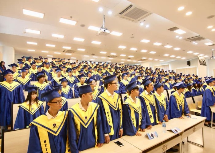 Lễ tốt nghiệp của sinh viên trường Đại học Nguyễn Tất Thành TP HCM