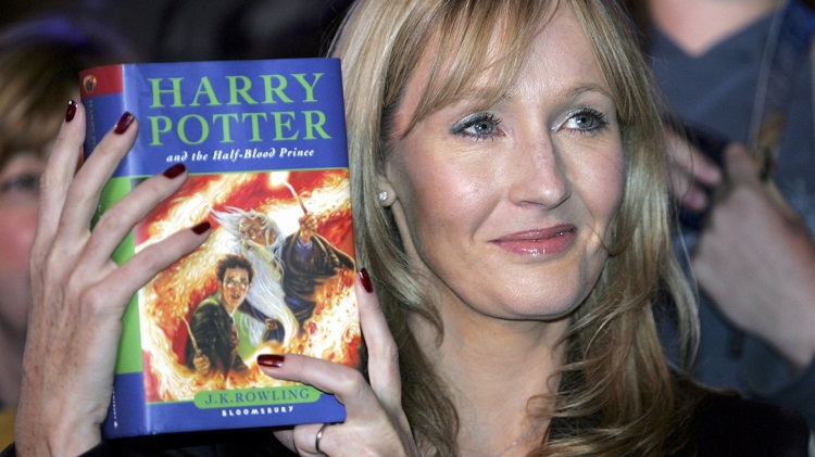 J.K Rowling là ai?